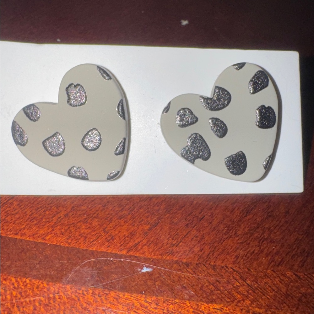 Gray & Black Cheetah Print Heart Earrings - Picture 2 of 4